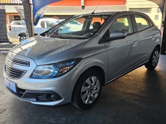 CHEVROLET ONIX 1.4 MPFI LT 8V FLEX 4P MANUAL CHEVROLET ONIX 1.4 MPFI LT 8V FLEX 4P MANUAL